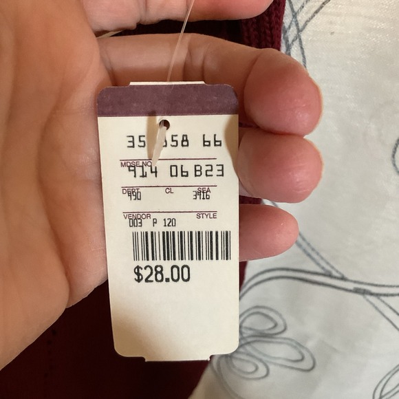 New women's Sag Harbor button up sleeveless sweater‎ Berry size small - Picture 5 of 7